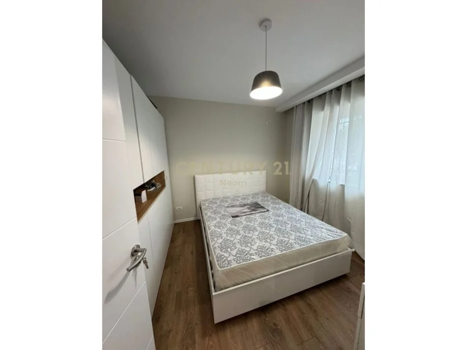 Tirane, jepet me qera apartament 1+1 Kati 1, 450 € 
