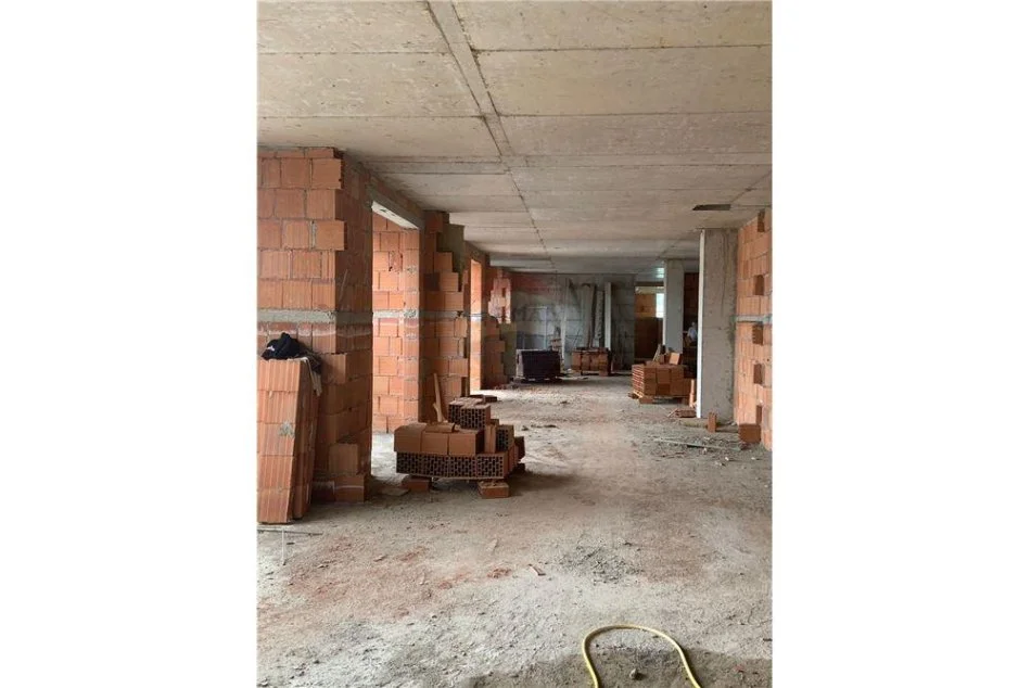 Tirane, shitet apartament 2+1 Kati 9, 79 m² 198,000 € (Rruga Petro Korcari - Prane Kika 2 - Komuna e Parisit)