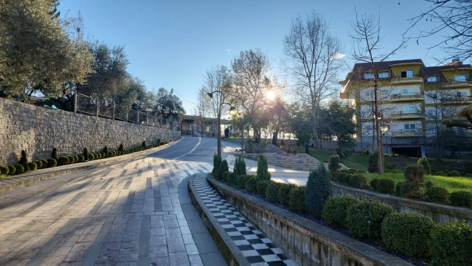 Tirane, shitet apartament 1+1+Ballkon Kati 1, 80 m² 112,000 € (Liqeni i Farkes, Rezidenca Lake Land)