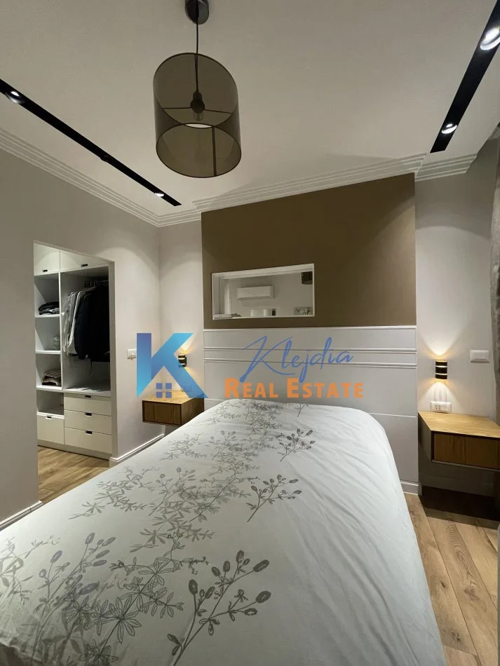 Tirane, jepet me qera apartament 2+1 Kati 2, 83 m² 750 € (Brryli, afer shkolles Niket Dardani)