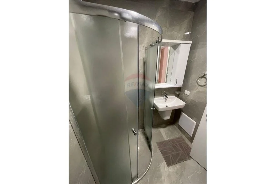 Tirane, jepet me qera apartament 2+1 Kati 7, 95 m² 700 € (Kompleksi Fiori di Bosco - Don Bosko)