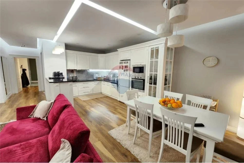 Tirane, jepet me qera apartament 2+1 , 123 m² 1.450 € (Rruga e Kavajes, Kompleksi Delijorgji)