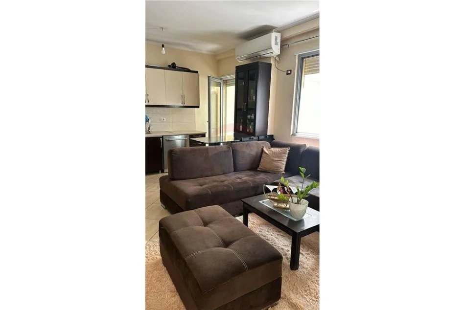 Tirane, shitet apartament 2+1 Kati 3, 69 m² 130.000 € (Bill Klinton - Komuna e Parisit - Eleonora)