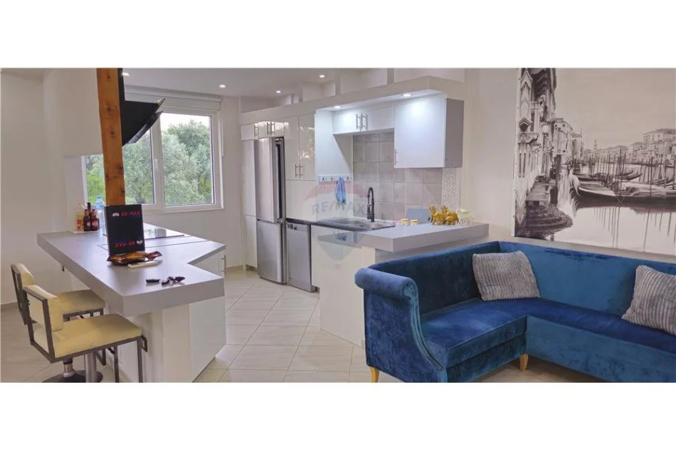 Tirane, shitet apartament 2+1 Kati 6, 140 m² 330.000 € (Liqeni i Thate)