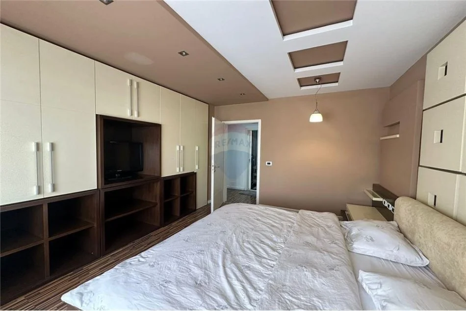 Tirane, shitet apartament 2+1 , 125 m² 330.000 € (Blloku)