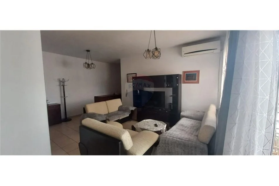 Tirane, jepet me qera apartament 2+1 Kati 3, 115 m² 520 € (Kodra e Diellit - Komuna e Parisit - Eleonora)