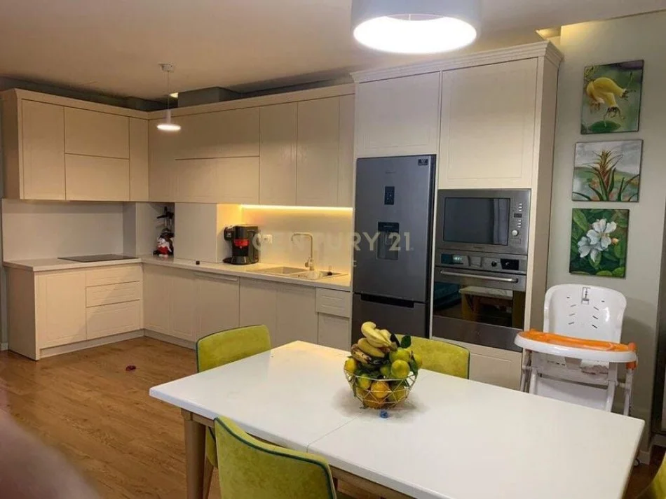 Tirane, jepet me qera 2+1 Kati 2, 103 m² 800 € (21 dhjetori)