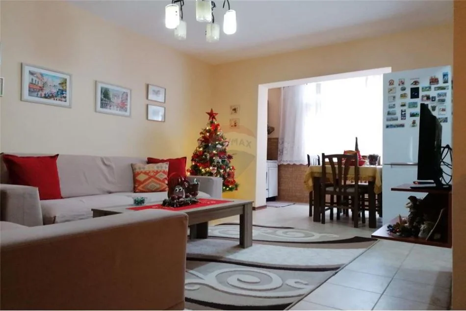 Tirane, shitet apartament 2+1 Kati 3, 70 m² 110.000 € (Tele Ndini - Xhamlliku - Porcelan)