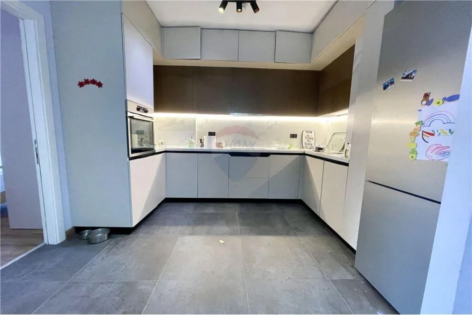 Tirane, shitet apartament 3+1 Kati 3, 115 m² 139.900 € (Rr. Sotir Caci - Fresku)