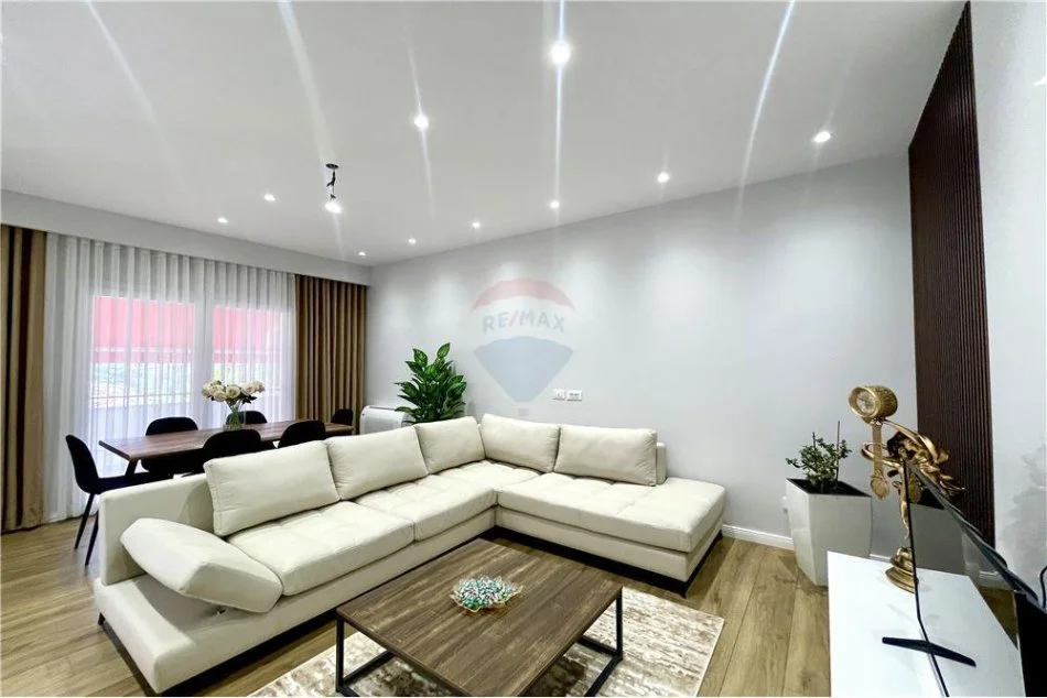 Tirane, jepet me qera apartament 1+1 Kati 2, 85 m² 830 € (Rruga e Durrësit)