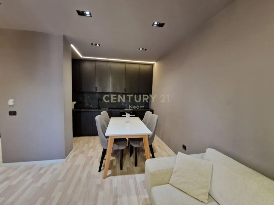 Tirane, shitet apartament 1+1 Kati 3, 60 m² 