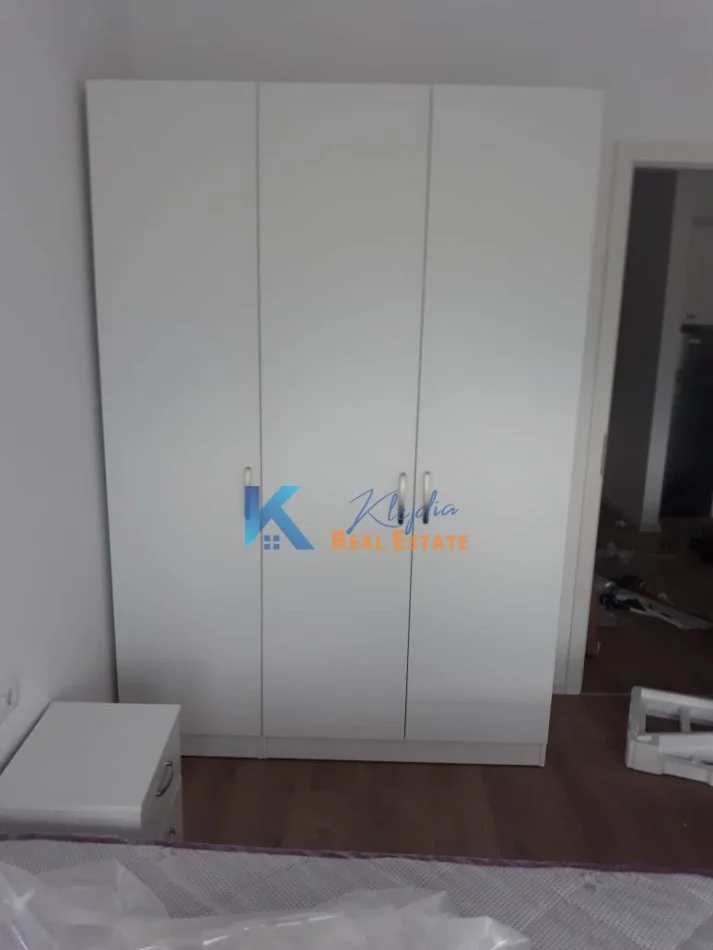 Tirane, jap me qera apartament 1+1+Ballkon Kati 3, 60 m² 350 € (Ali Dem)