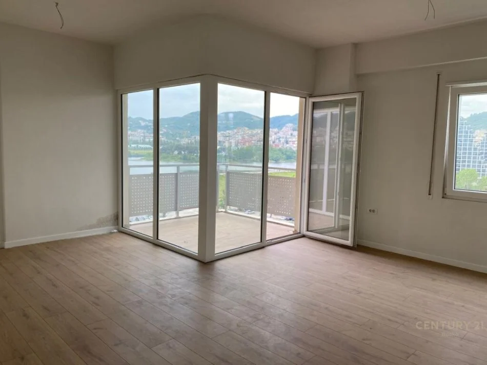 Tirane, jepet me qera apartament 2+1 Kati 9, 141 m² 1.000 € (liqeni i tiranes)