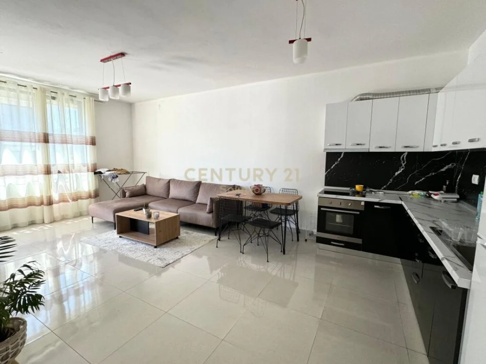 Tirane, jepet me qera apartament 1+1 Kati 2, 78 m² 500 € 