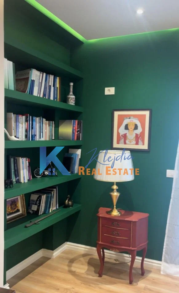 Tirane, jepet me qera apartament 1+1 Kati 9, 70 m² 800 € (Afer Shkolles se Baletit)