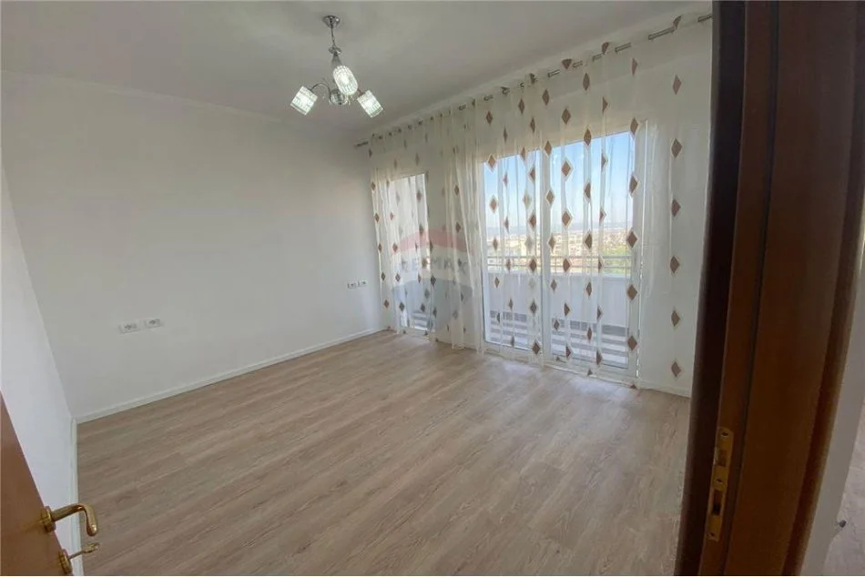 Tirane, shitet apartament 1+1 Kati 2, 60 m² 76.000 € (Rruga e Dajtit - Fresku)