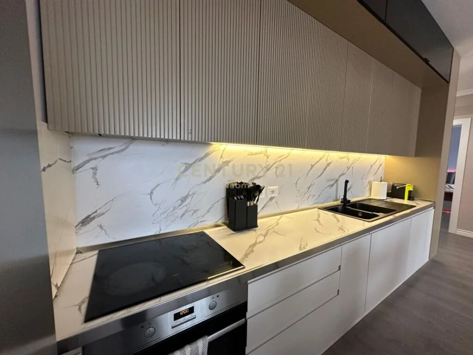 Tirane, shitet apartament 2+1 Kati 4, 119 m² 165.000 € (sauk)