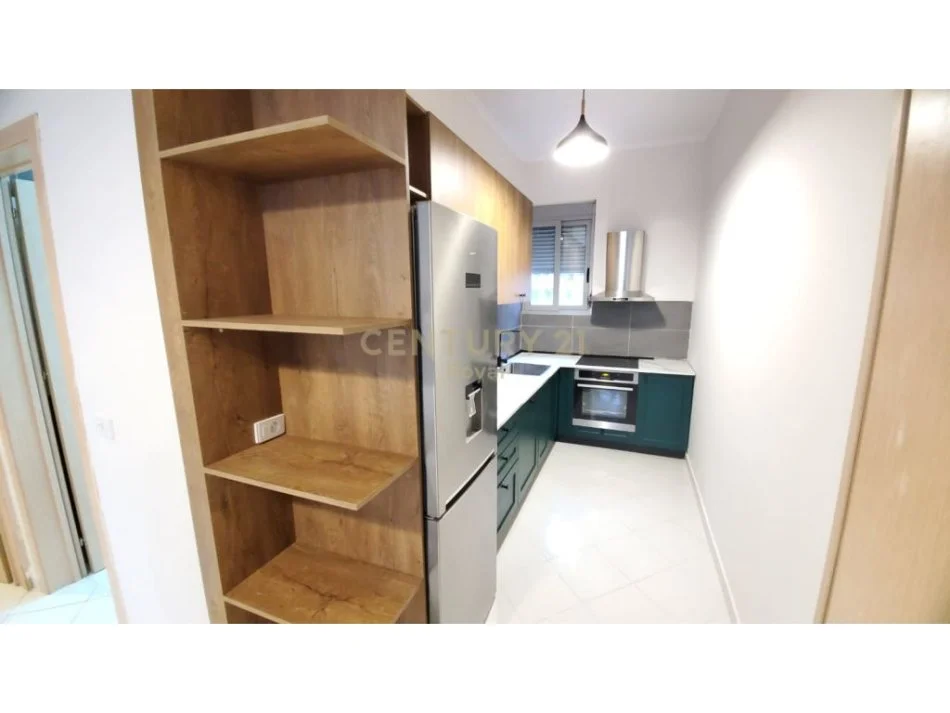 Tirane, jepet me qera apartament 1+1 Kati 1, 62 m² 400 € (Eduart Mano)