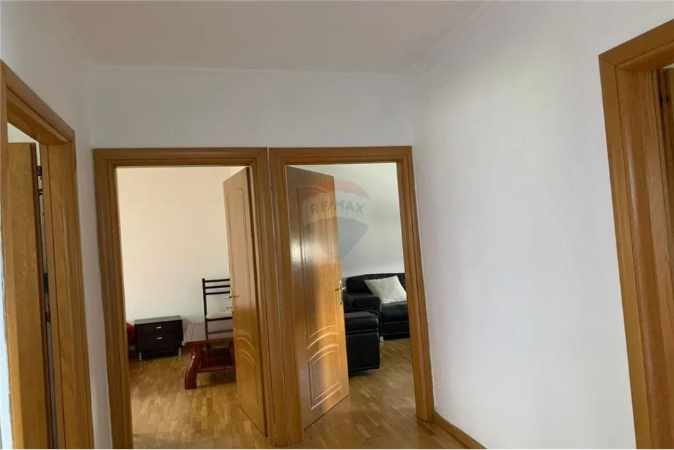 Tirane, jepet me qera apartament 2+1 Kati 4, 75 m² 400 € (Xhenfize Keko - Porcelan)