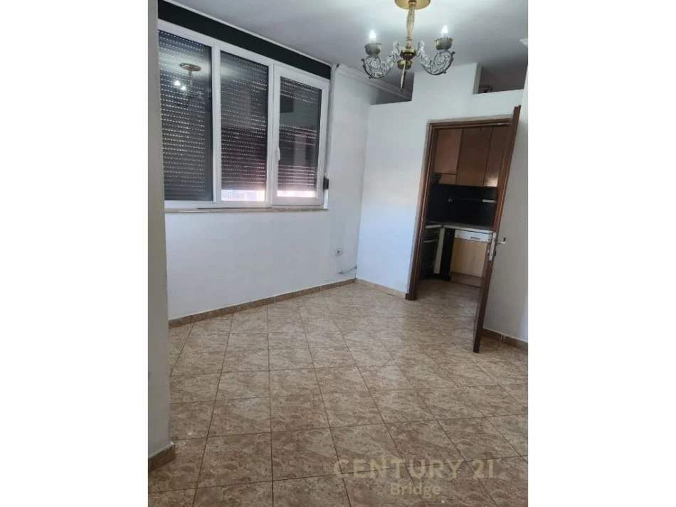 Tirane, shitet apartament 2+1 Kati 3, 112.000 m² 112.000 € 