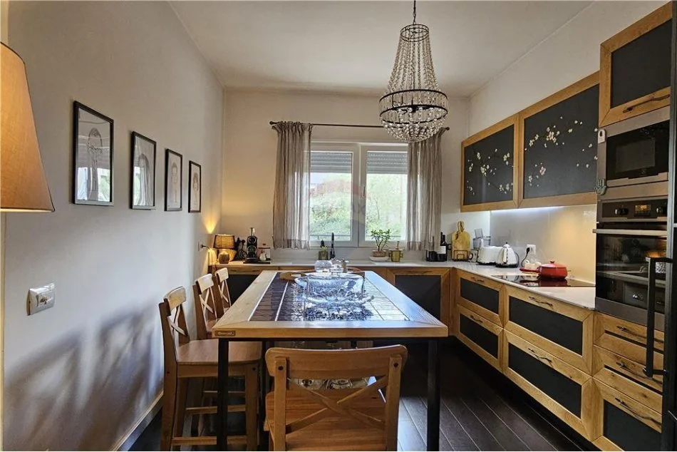 Shqiperi, shitet Vile , 430 m² 730.000 € (Rruga e Vilave - Tegu)