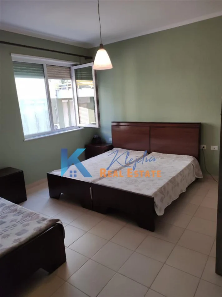 Tirane, jap me qera apartament 2+1+Ballkon Kati 2, 116 m² 600 € (Liqeni i Thate, Rruga Eduard Mano)