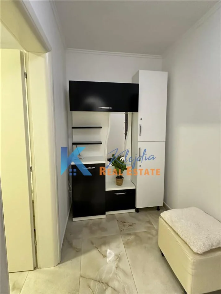 Tirane, jepet me qera apartament 1+1 Kati 2, 70 m² 550 € (Vasil Shanto, afer shkolles Besnik Sykja)