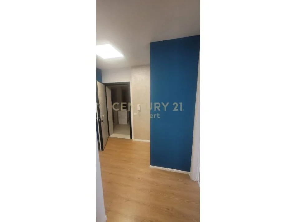 Tirane, jepet me qera apartament 1+1 Kati 3, 68 m² 450 € (astir)