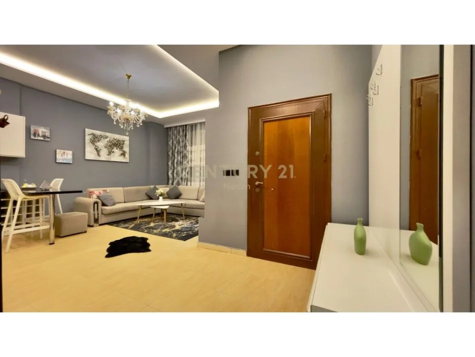 Tirane, jepet me qera apartament 2+1 Kati 1, 105 m² 450 € (fresk)