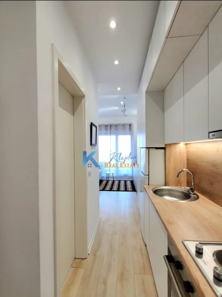 Tirane, shes garsonier Kati 10, 30 m² 78.000 € (Kompleksi Kontakt, 21 Dhjetori)