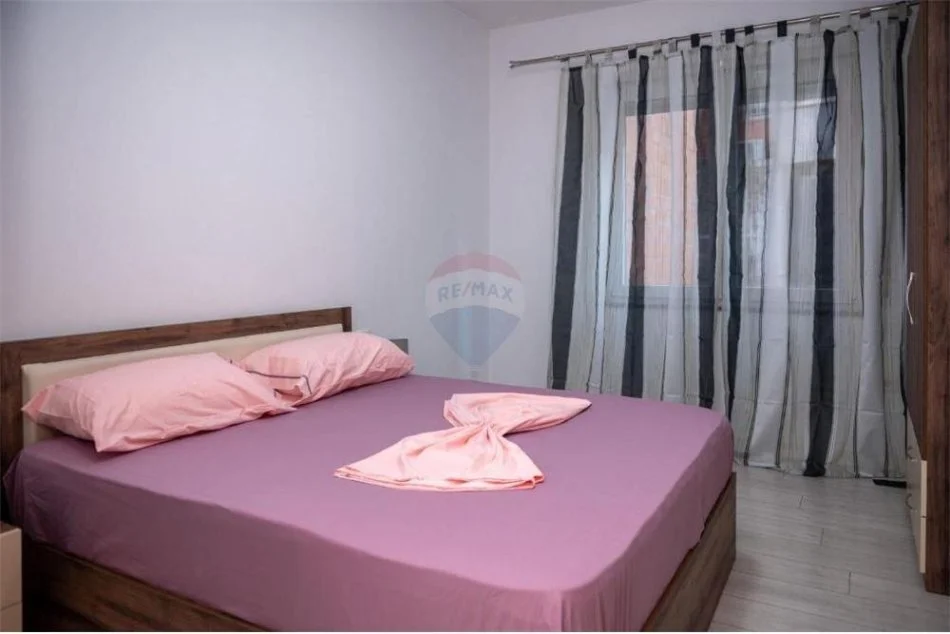 Tirane, jepet me qera apartament 2+1 Kati 2, 99 m² 600 € (Rr.Peti - Liqeni i Thatë)