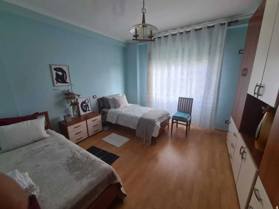Durres, jepet me qera apartament 2+1+Ballkon Kati 5, 95 m² 450 € (Vollga, Durres)