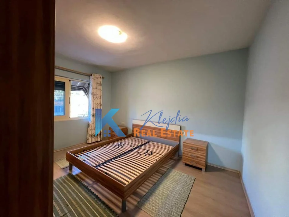 Tirane, jepet me qera 2+1 Kati 1, 60 m² (Ferit Xhajko)