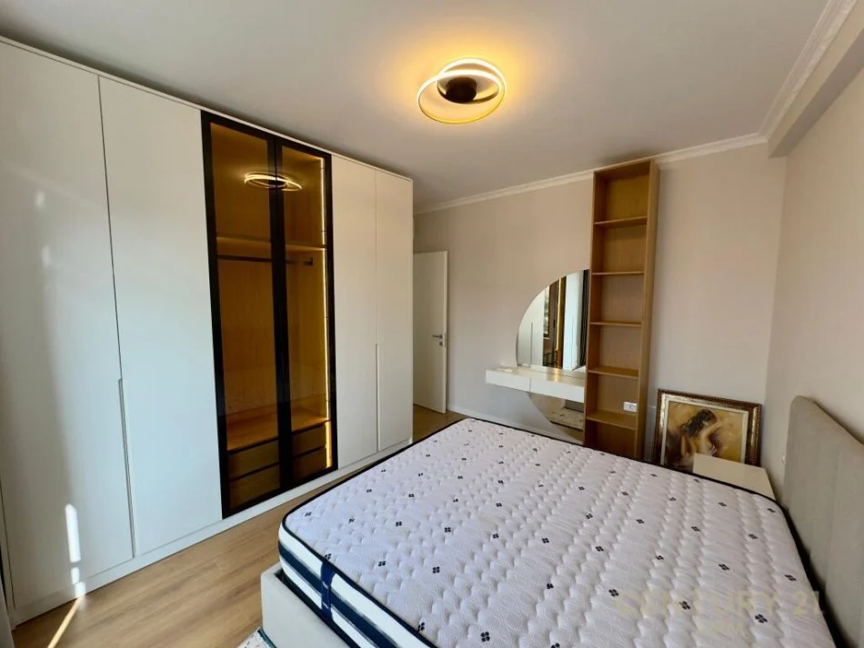 Tirane, jepet me qera apartament 2+1 Kati 8, 100 m² 850 € (bulevardi i ri)