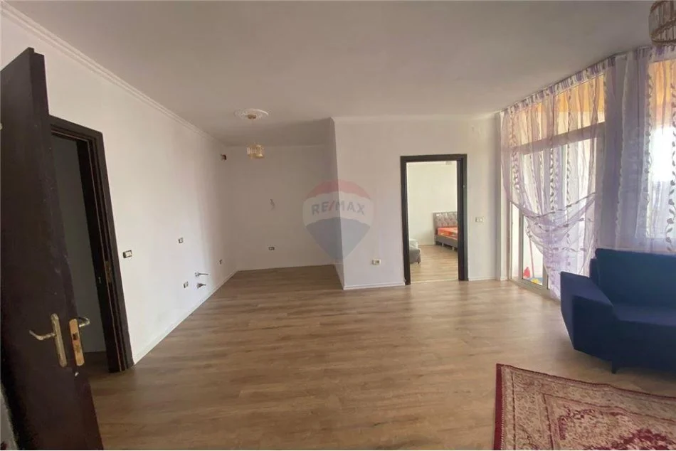 Tirane, shitet apartament 2+1 , 125.000 m² 125.000 € (Loni Ligori - Astir)