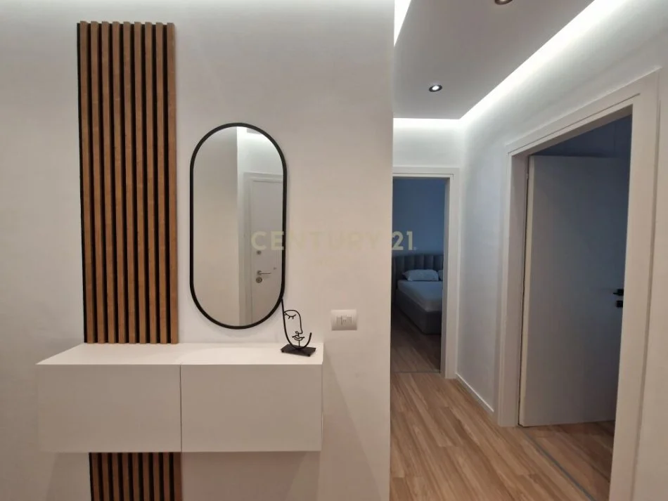 Tirane, jepet me qera apartament 2+1 Kati 2, 100 m² 1.000 € (Bulevardi i ri)