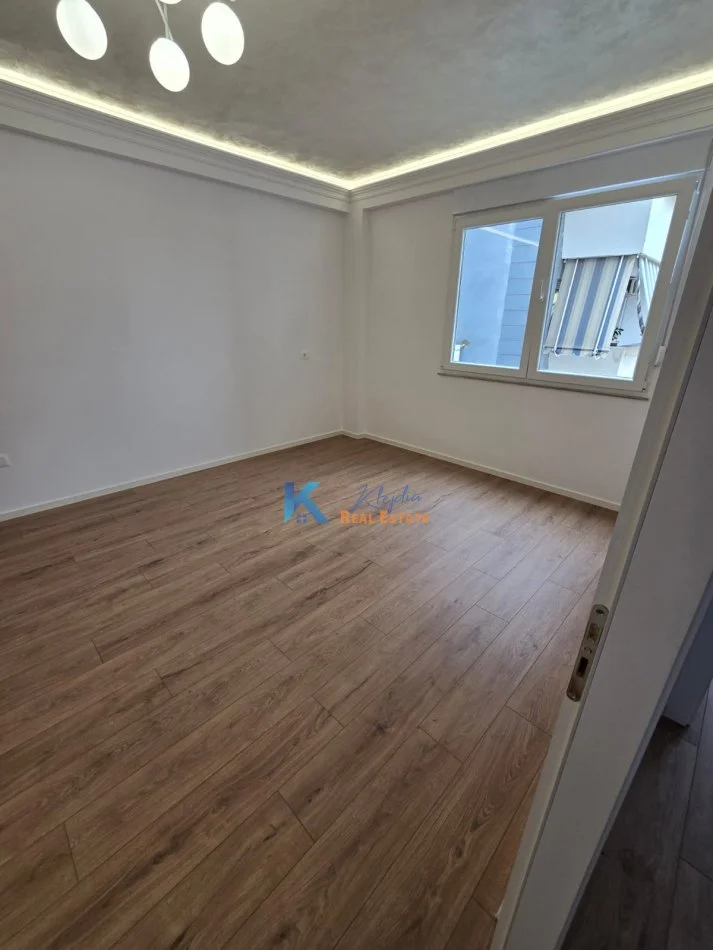 Tirane, shitet apartament 2+1 Kati 7, 96 m² 210.000 € (Rruga e Kavajes, qendra Condor)