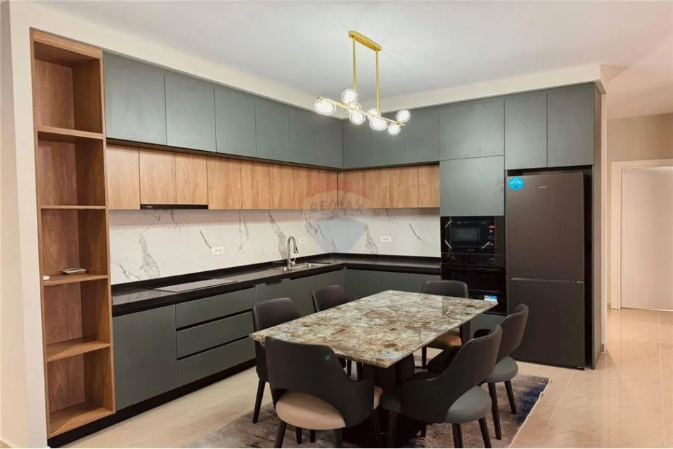 Tirane, jepet me qera apartament 2+1 Kati 1, 128 m² 1.000 € (Liqeni i Farkes)