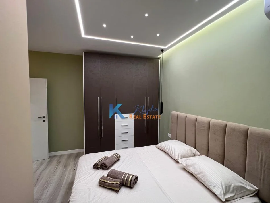 Tirane, jepet me qera apartament 1+1+Ballkon Kati 6, 55 m² 450€ (Pazari i Ri)