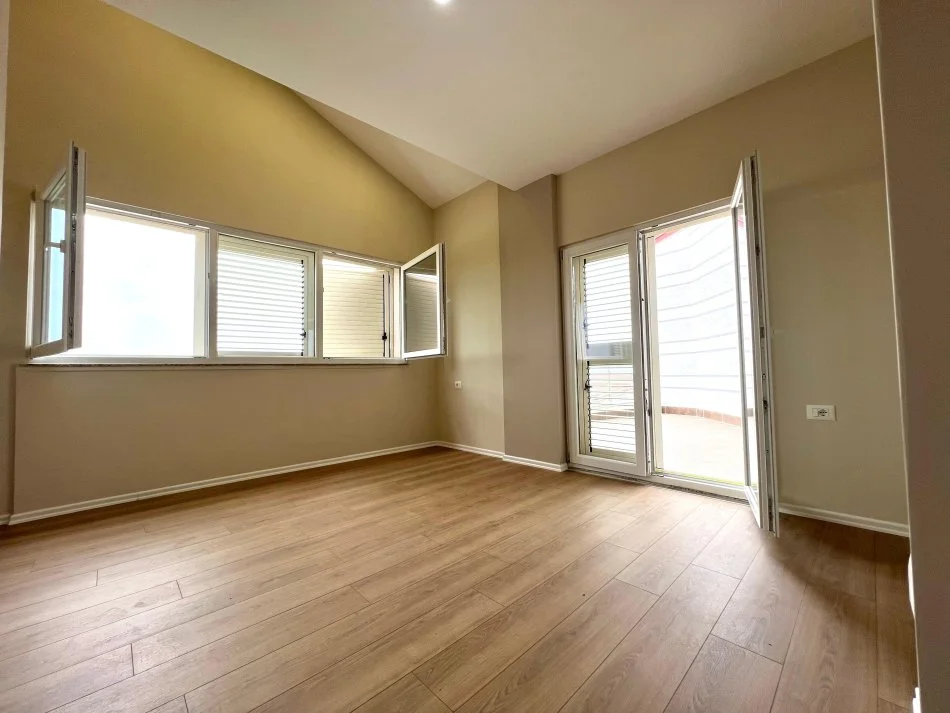 Shitet apartament duplex 2+1+Ballkon Kati 4, 130 m² 160.000 € (Fresk)