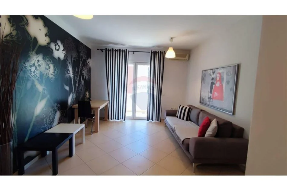 Tirane, shitet apartament 1+1 Kati 4, 74 m² 155.000 € (Rruga e Kavajës - Globe)