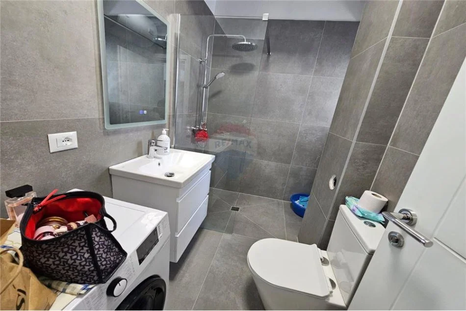 Tirane, jepet me qera garsonier Kati 6, 29 m² 550 € (Perlat Rexhepi - Bllok - Garda)