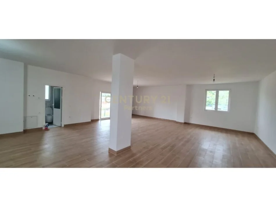 jepet me qera 1+1 Kati 1, 600 €