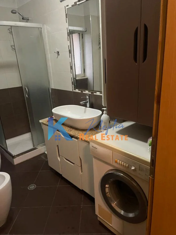 Tirane, jap me qera apartament 2+1 Kati 4, 70 m² 480 € (afer Pediatrise)