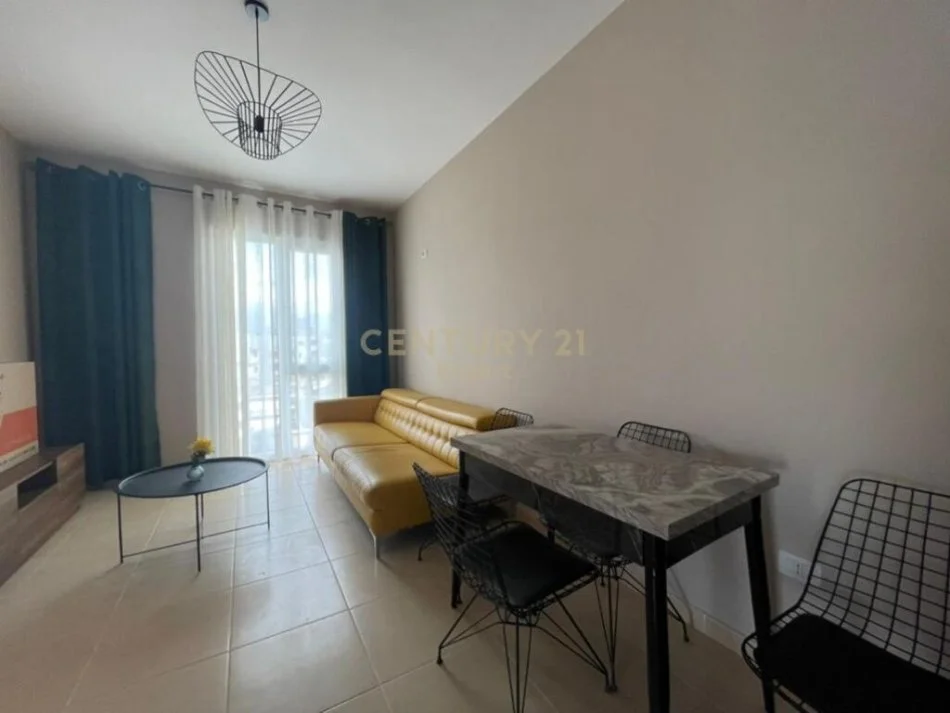 Tirane, jepet me qera apartament 2+1 Kati 5, 56 m² 450 € (laprake)