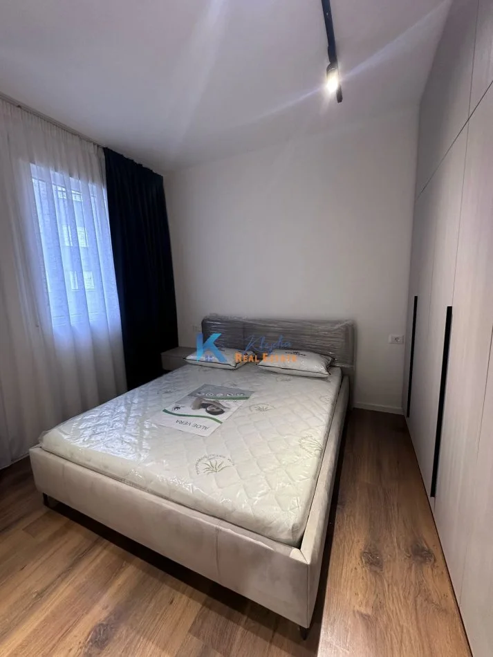 Tirane, jepet me qera apartament 1+1 Kati 2, 65 m² 500 € (Rruga e Dibres, afer Shkolles se Bashkuar)