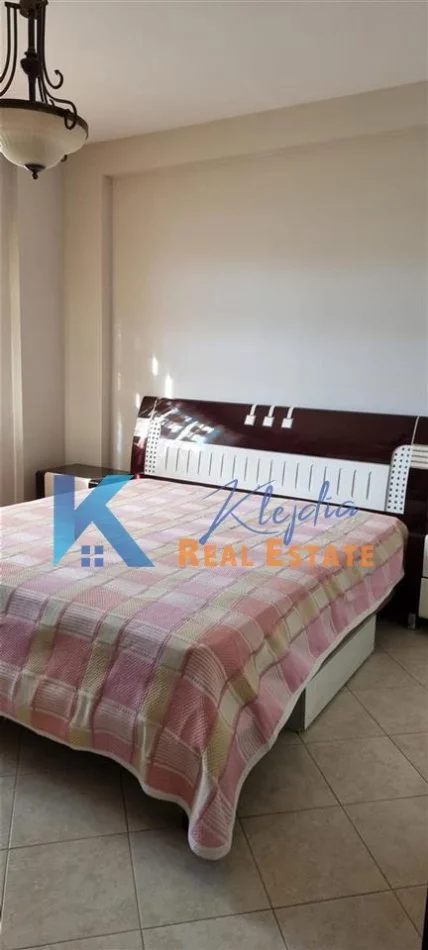 Tirane, jepet me qera apartament 3+1 Kati 5, 115 m² 750 € (21 Dhjetori, afer Supermarket Joena)