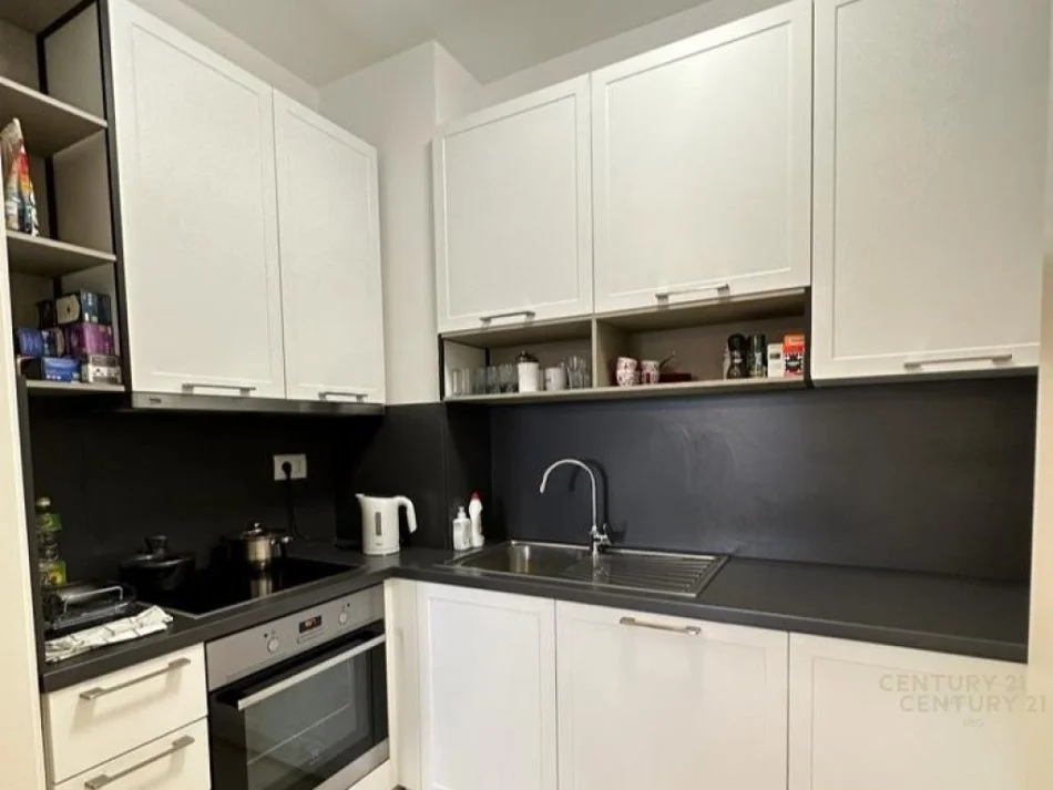 𝐓𝐢𝐫𝐚𝐧𝐞, 𝐣𝐞𝐩𝐞𝐭 𝐦𝐞 𝐪𝐞𝐫𝐚 𝐚𝐩𝐚𝐫𝐭𝐚𝐦𝐞𝐧𝐭 𝟏+𝟏 𝐊𝐚𝐭𝐢 𝟕, 𝟕𝟓 𝐦² 𝟗𝟎𝟎 € (𝐌𝐲𝐬𝐥𝐲𝐦 𝐒𝐡𝐲𝐫𝐢)