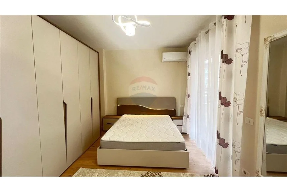 Tirane, shitet apartament 2+1 , 100 m² 220.000 € (Rrruga Hasan Alla - Komuna e Parisit - Kristal Center)