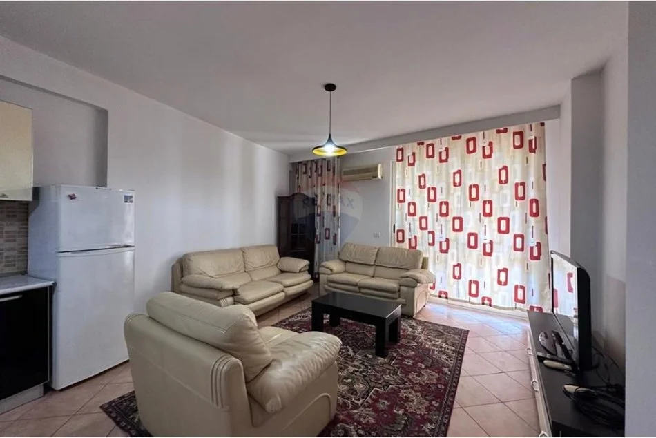 Tirane, jepet me qera apartament 1+1 Kati 3, 70 m² 420 € (Stacioni i Trenit)